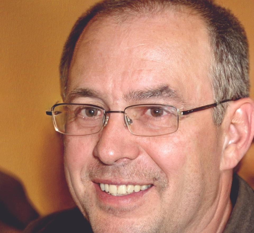 Lukas Brennenstuhl, Finanzexperte bei indaralovi